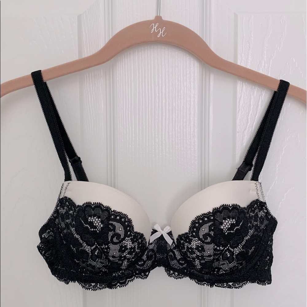 Excellent Condition Victoria’s Secret Dream Angels Demi Bra